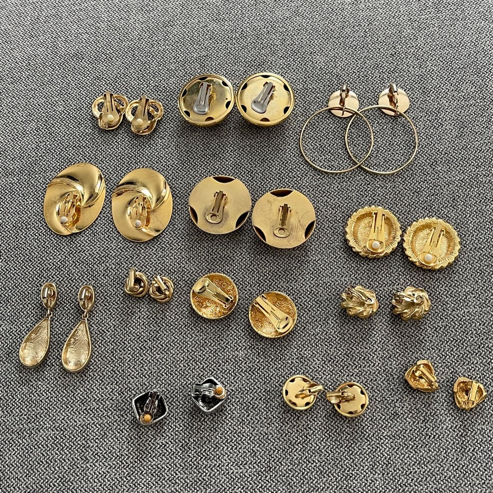 Lot of 13 Pairs of Vintage Clip On Earrings - Picture 2 of 2